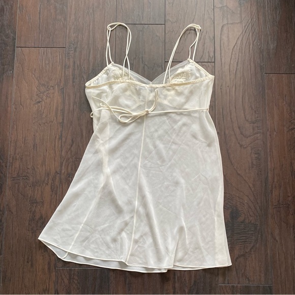 Flora Nikrooz Lace Satin Cream Silky Slip Nighty Teddy Size Medium Semi Sheer - Picture 4 of 4